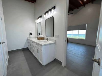 Gorgeous Tropical Estate Home in East End – Camp Bay Estates, Casa Blanca