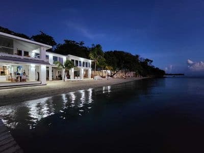 Newly Renovated Home in Luna Beach Resort, (Treehouse)